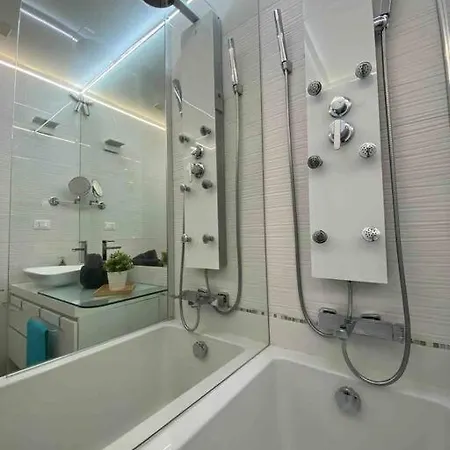 Appartamento Ac-free Wifi - Free Parking - 3sleep- 5minutes Walk To Station - Close To The Lake *