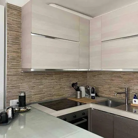 Ac-free Wifi - Free Parking - 3sleep- 5minutes Walk To Station - Close To The Lake Appartamento Paradiso