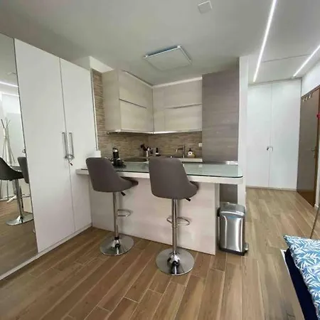 Ac-free Wifi - Free Parking - 3sleep- 5minutes Walk To Station - Close To The Lake * Paradiso